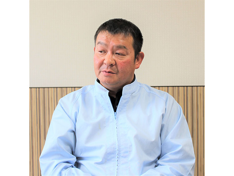 営業部長の鈴木徹さん