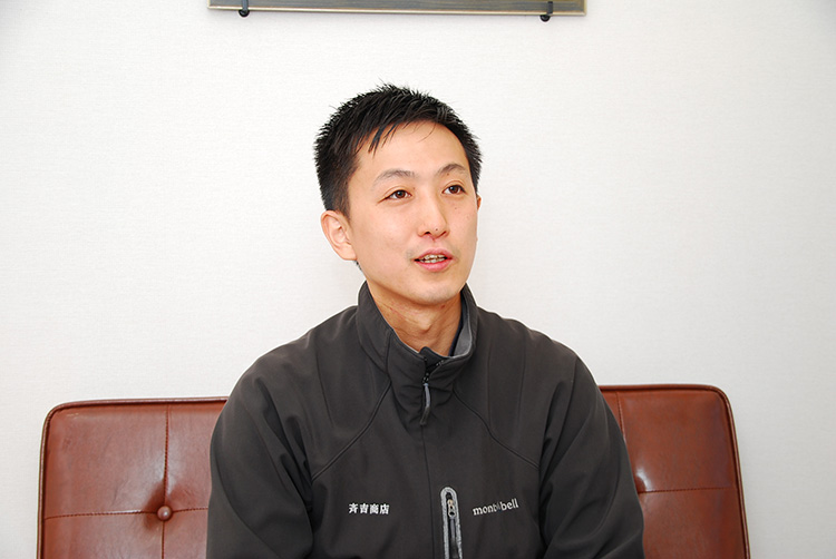 	老舗製菓メーカーでの就業経験もある斉吉商店の斉藤吉太郎さん