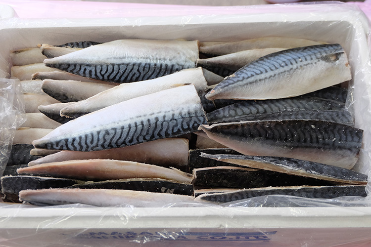 現在主力商品のサバフィレ。ほぼ80％銚子港で水揚げされたサバを原料としている