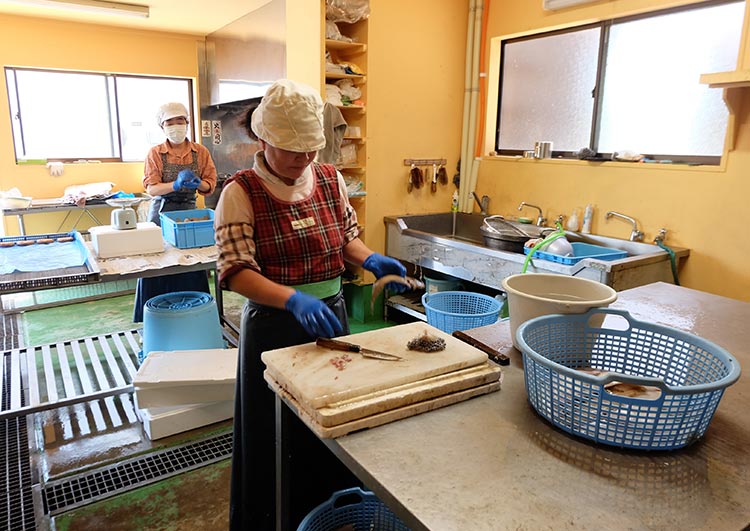 工場内の様子。少量ずつ多品種を作る