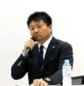 臼井氏